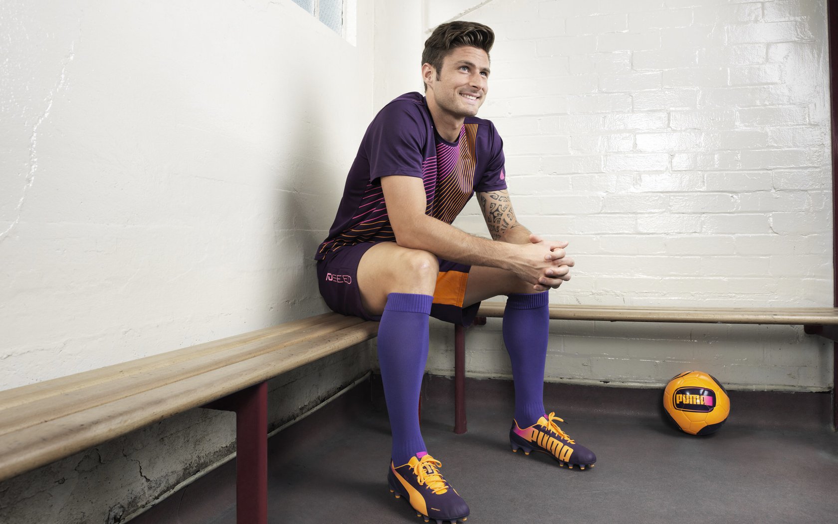 九游游戏-中国足球国家队重视比赛前心理预热流程设计，足球运动员比赛心理分析