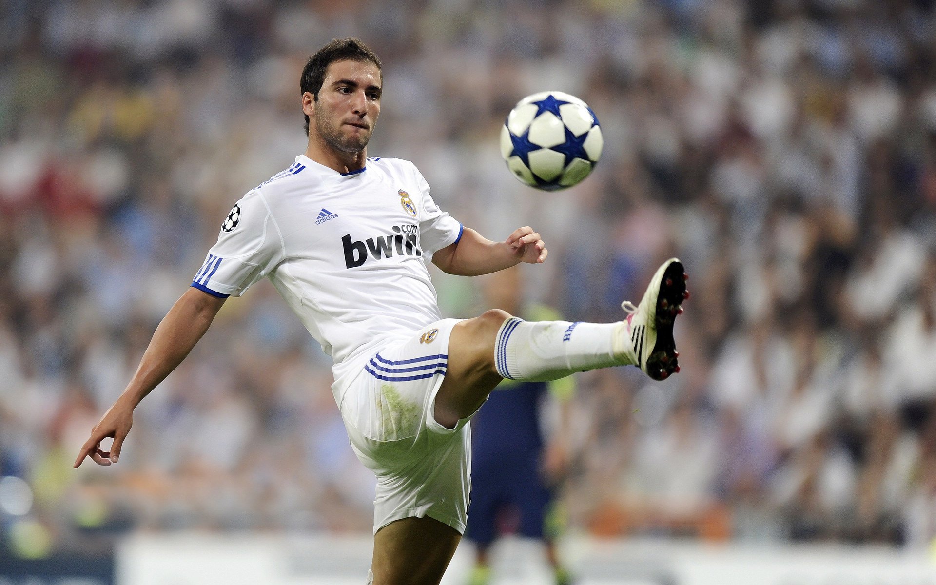 九游娱乐注册-曼城2-1战胜阿森纳，哈兰德制造关键一球，曼城引援哈兰德